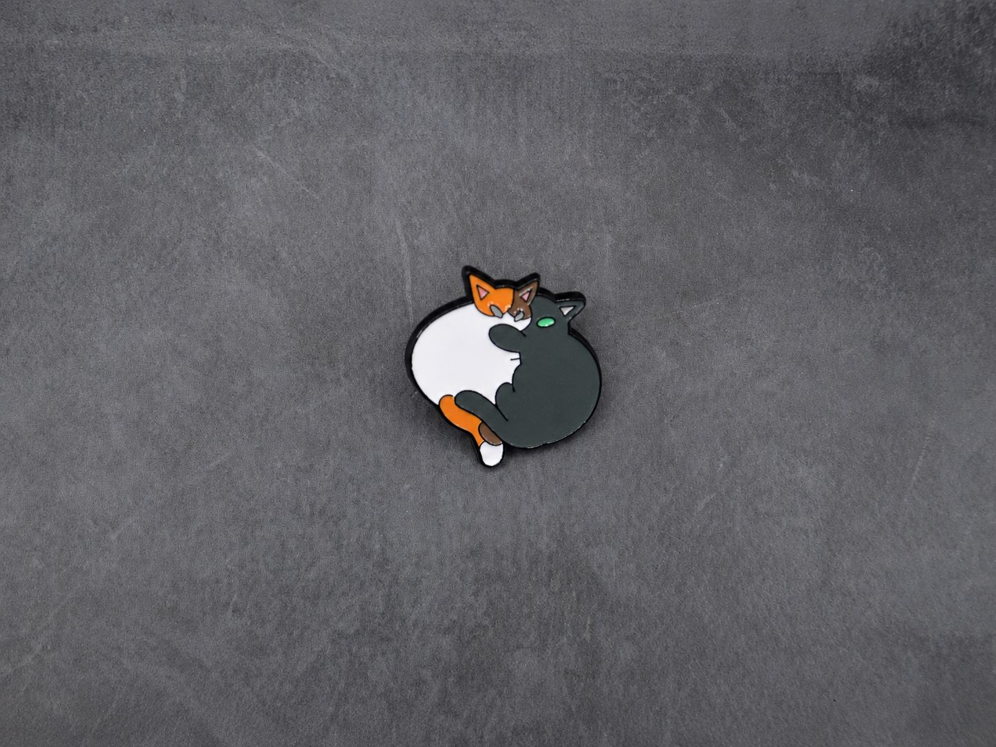 Pins — Câlin Félin
